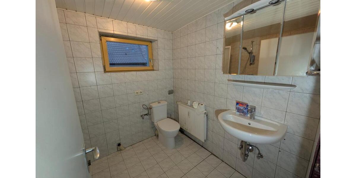 Doppelhaushälfte Mengen - 6 Zimmer, 165 m&sup2;, 220.000&euro; | Angebot:27119952