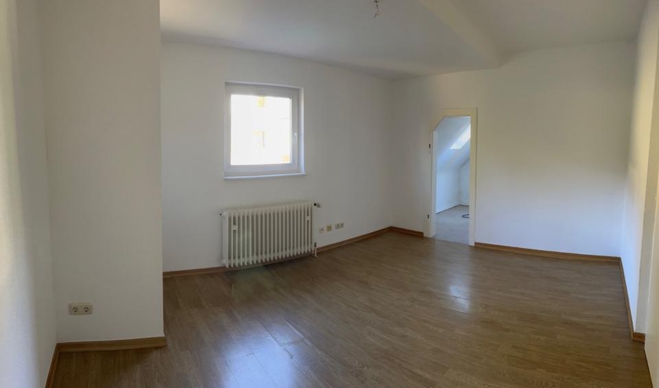 Dachgeschoßwohnung Marburg - 4 Zimmer, 80 m&sup2;, 780&euro; | Angebot:25431433
