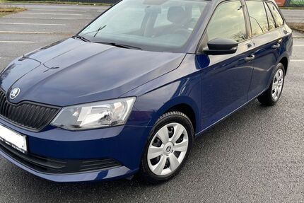 Skoda Fabia 64.100 km 6.600 &euro; Berlin 12055