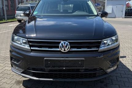 VW Tiguan 168.691 km 17.900 &euro; Düsseldorf 40597