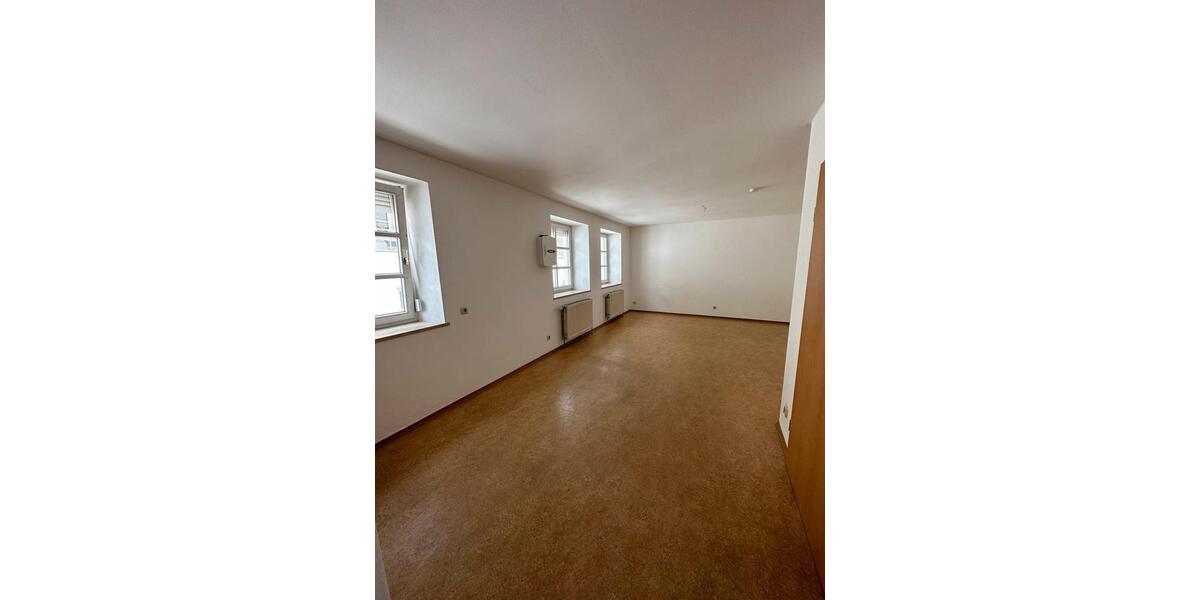 Hochparterre Rottenburg an der Laaber - 1 Zimmer, 40 m&sup2;, 490&euro; | Angebot:26635423