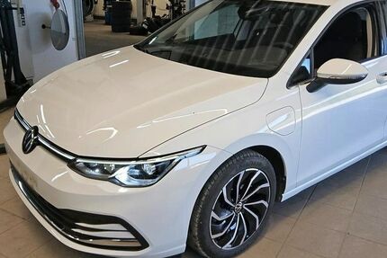VW Golf 27.800 km 24.820 &euro; Albbruck 79774