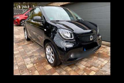 Smart forFour 64.499 km 9.299 &euro; Böblingen 71032