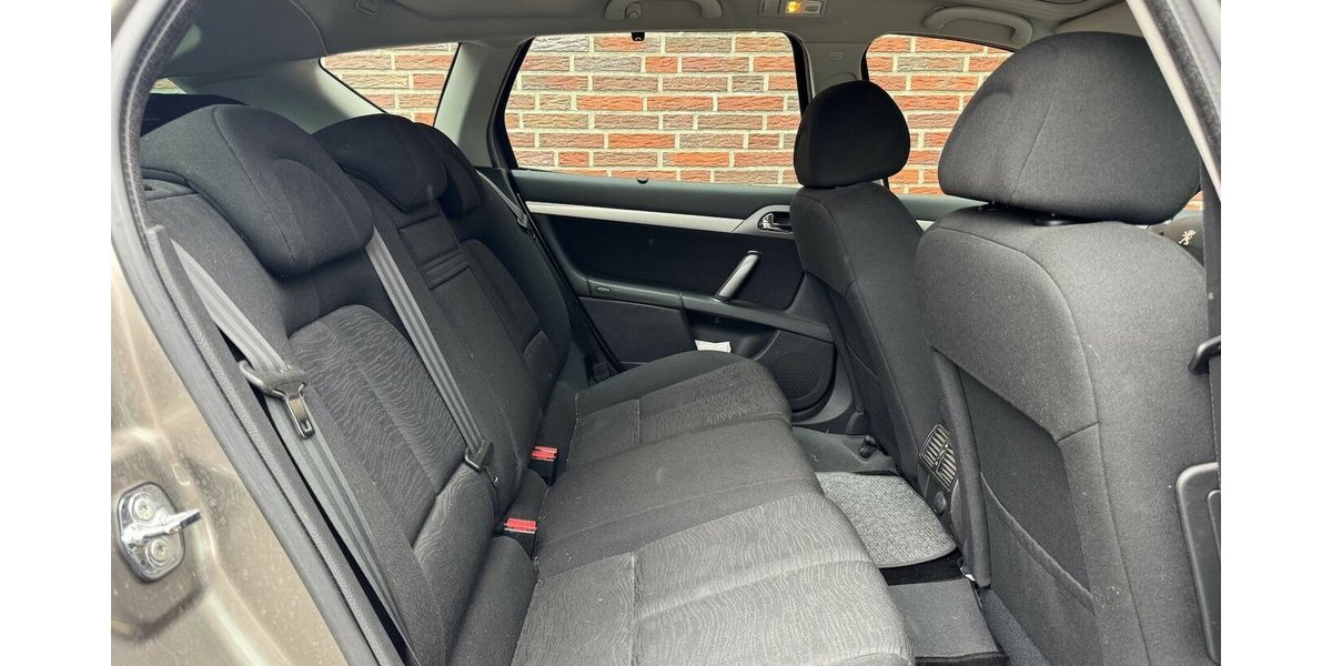Peugeot 407 1. Hand nur 91tkm Kampfspuren 91.000 km 3.999 &euro; Hamburg 22339