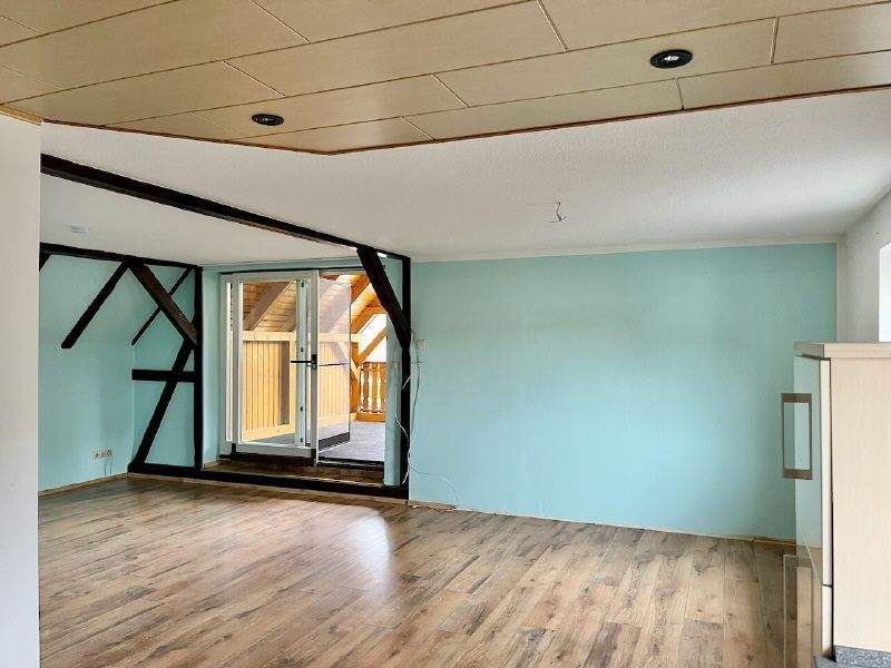 Seitengebäude mit großem überdachten Balkon 5 zimmer