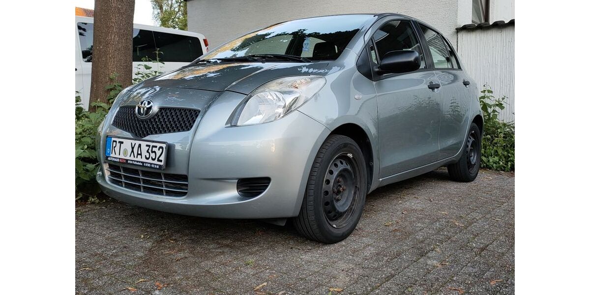 Toyota Yaris 145.000 km 2.700 &euro; Eislingen 73054