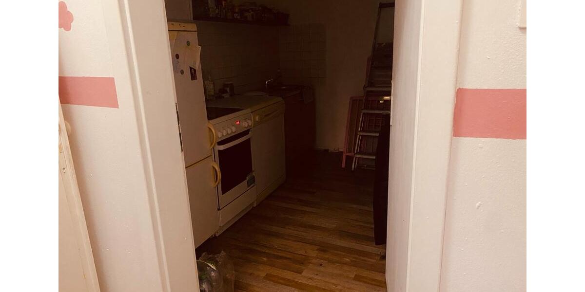 Etagenwohnung Eisenberg - 1 Zimmer, 60 m&sup2;, 350&euro; | Angebot:26134113