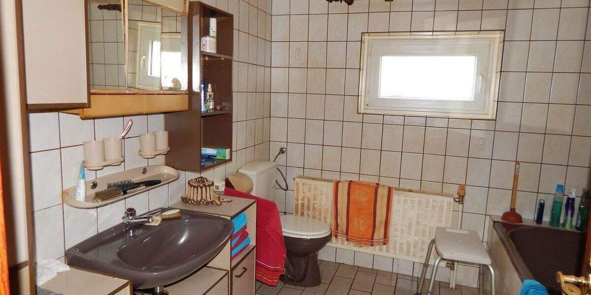 Mehrfamilienhaus, Wohnhaus Kamp-Lintfort Lintfort - 4 Zimmer, 109 m&sup2;, 229.000&euro; | Angebot:23945007