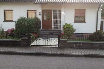 Freistehendes Einfamilienhäuschen mit schönem Garten in Bestlage 4 zimmer