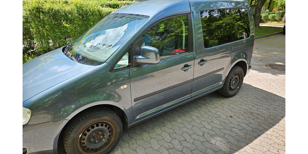 VW Caddy 154.911 km 4.900 &euro; München 81927