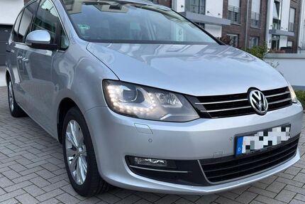 VW Sharan 233.181 km 10.849 € Köln 50933