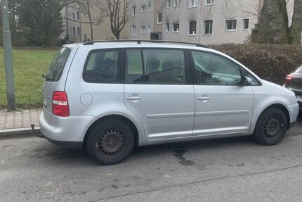 VW Touran 239.731 km 2.450 &euro; Frankfurt 65934