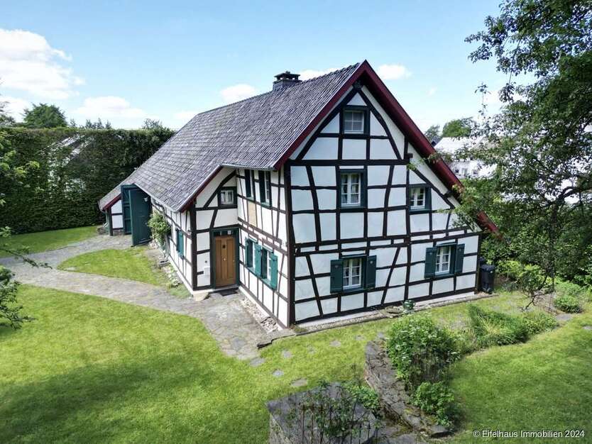 Haus zum Kaufen in Monschau Höfen 1.100.000 € 322 m²
