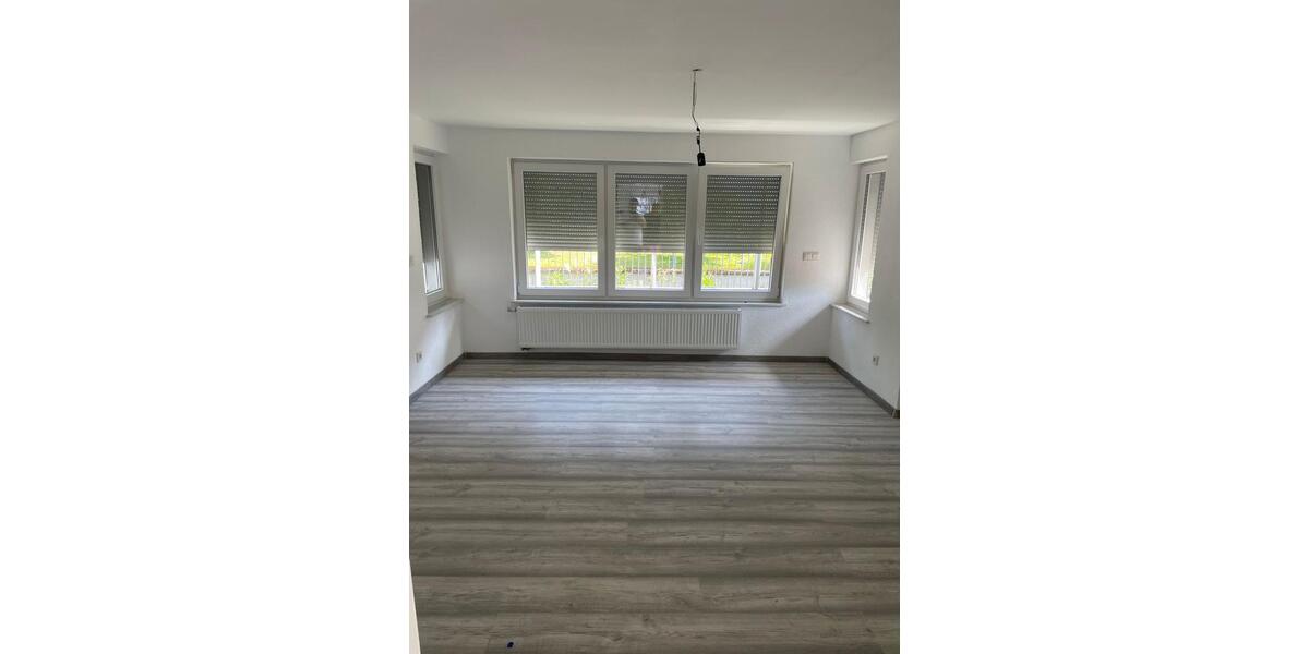 Mehrfamilienhaus, Wohnhaus Kreuztal - 8 Zimmer, 185 m&sup2;, 299.000&euro; | Angebot:26889254