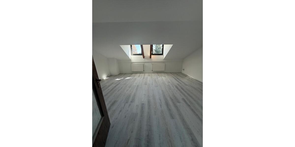 Reihenhaus Kierspe - 6 Zimmer, 140 m&sup2;, 1.300&euro; | Angebot:26314343