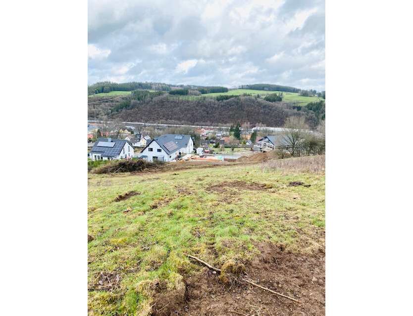 Grundstück zu verkaufen in Hellenthal 53.100 € 590 m²