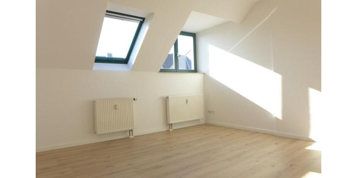 Dachgeschoßwohnung Chemnitz Bernsdorf - 3 Zimmer, 67 m&sup2;, 66.000&euro; | Angebot:25218828