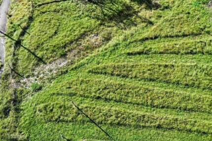 GRUNDSTÜCK MIT AUSSICHT IN SONNIGER SÜDHANGLAGE zimmer