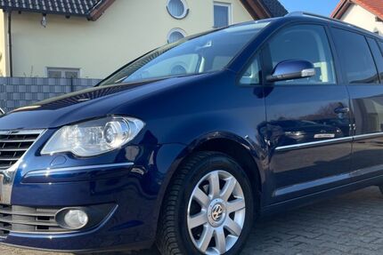 VW Touran 101.989 km 7.290 &euro; Pfungstadt 64319