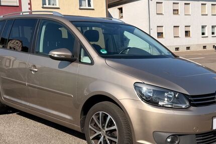 VW Touran 61.320 km 12.999 &euro; Völklingen 66333