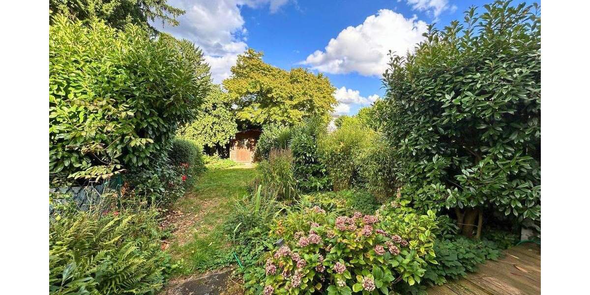 Reihenmittelhaus Köln Lövenich - 5 Zimmer, 127 m&sup2;, 599.000&euro; | Angebot:24484520