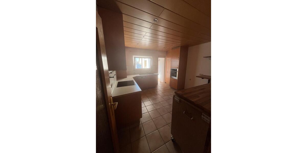 Einfamilienhaus Neckarwestheim - 9 Zimmer, 216 m&sup2;, 699.000&euro; | Angebot:27096900