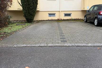 Garagen / Stellplätze Stuttgart Bad Cannstatt - 110&euro; | Angebot:26702300