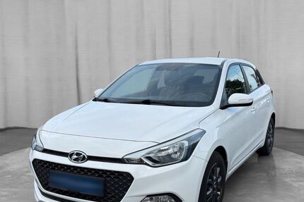 Hyundai i20 5.600 km 10.999 &euro; Wörth 76744