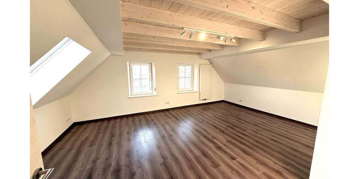 Etagenwohnung Ellingen - 4 Zimmer, 140 m&sup2;, 1.470&euro; | Angebot:24391668
