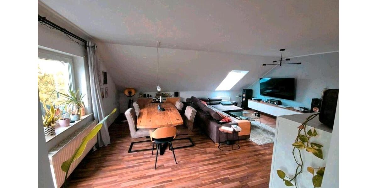 Dachgeschoßwohnung Nidderau - 3 Zimmer, 94 m&sup2;, 1.150&euro; | Angebot:26032236
