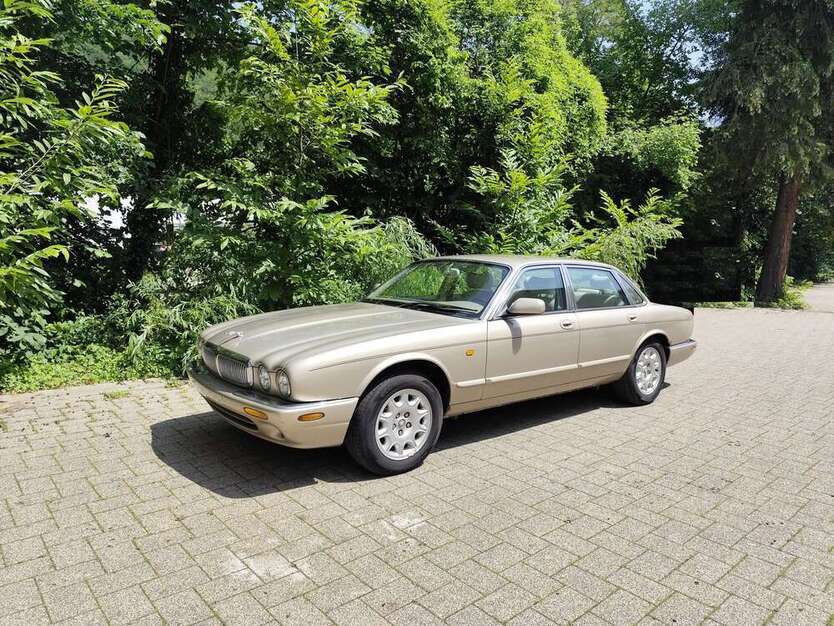 XJ