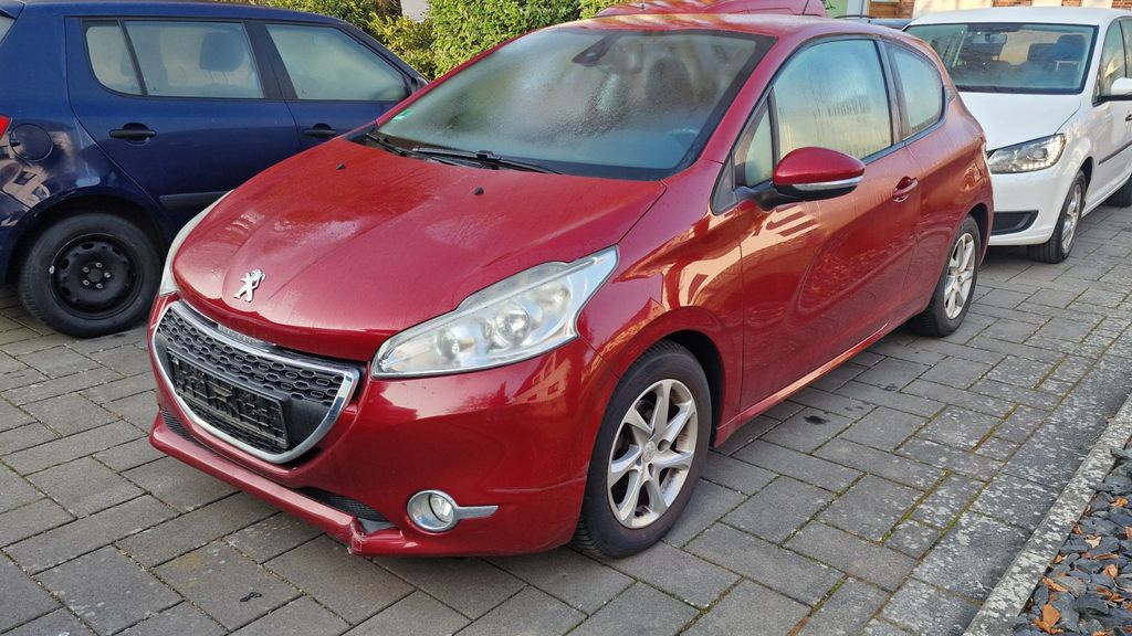 Peugeot 208 104.600 km 2.200 &euro; Aßlar / Werdorf 35614