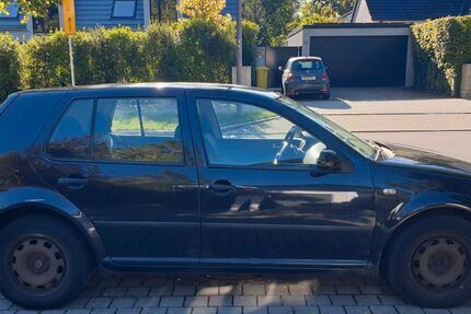 VW Golf 352.000 km 1.990 &euro; Gräfelfing 82166