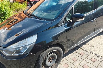 Renault Clio 84.500 km 5.190 &euro; Chemnitz 09114