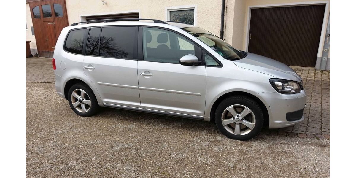 VW Touran 246.000 km 5.000 &euro; Hainsfarth 86744