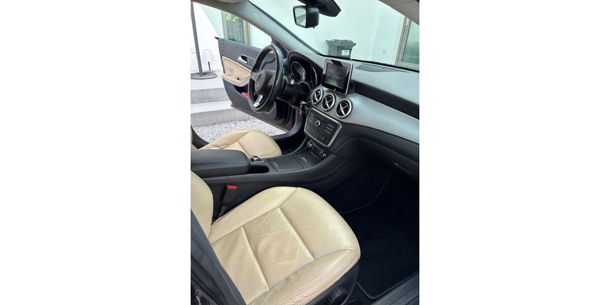 Mercedes-Benz CLA 200 Shooting Brake 133.000 km 15.500 &euro; Hahnbach 92256
