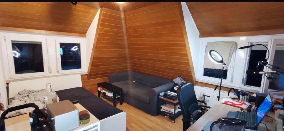 2-Zimmer DG Wohnung in Stuttgart Ost teilmöbliert WG geeignet 2 zimmer