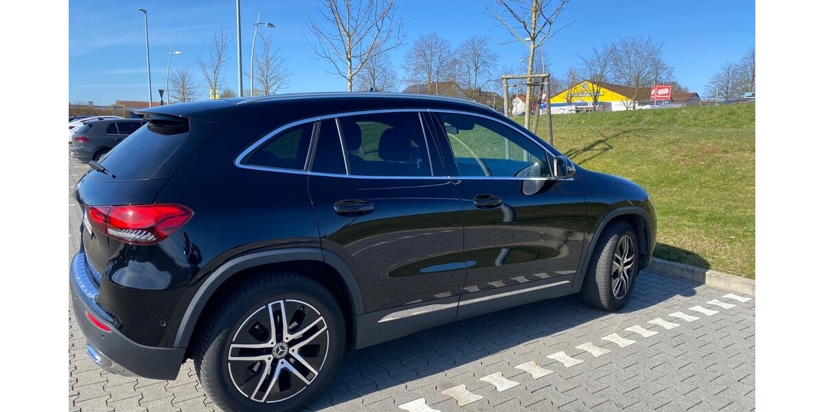 Mercedes-Benz 200 88.000 km 26.500 &euro; Schauenburg 34270