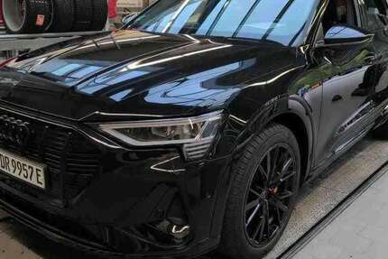 Audi e-tron 46.346 km 38.950 &euro; Hamburg 22047