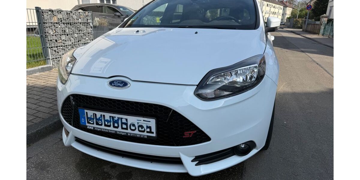 Ford Focus 149.000 km 8.499 &euro; Bruchsal 76646
