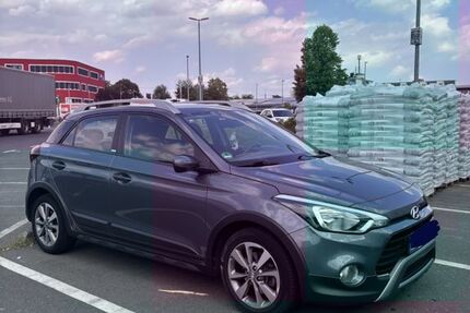 Hyundai i20 112.000 km 9.000 &euro; köln 50969
