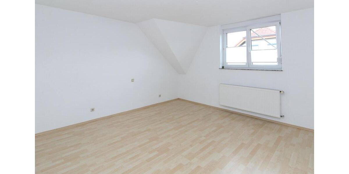 Etagenwohnung Dipperz - 4 Zimmer, 120 m&sup2;, 1.200&euro; | Angebot:22637265