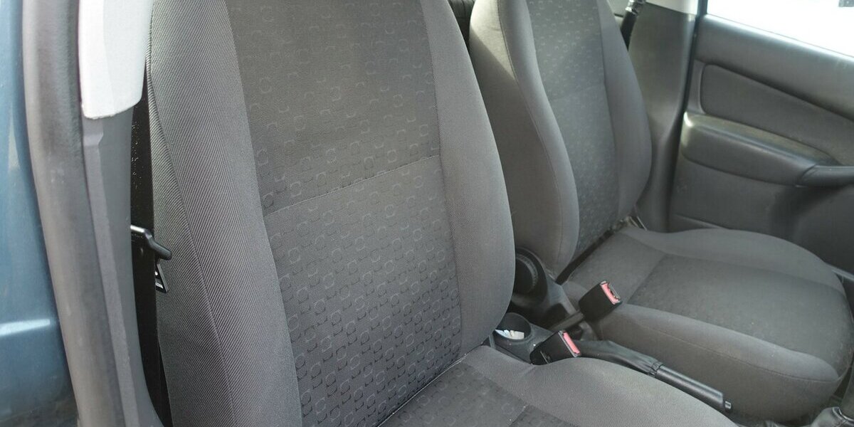 Ford Focus Finesse ohne TÜV Klima AHK Alu WR 4xAirbag 140.000 km 450 &euro; Neumarkt/OPf 92318