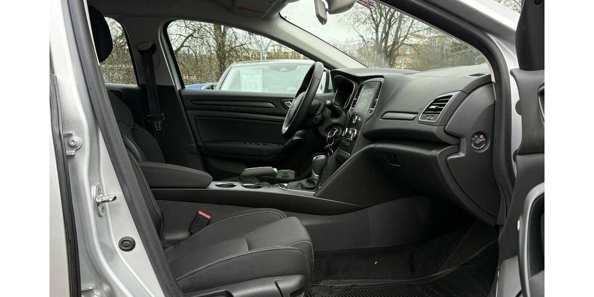 Renault Megane IV Grandtour Business Edition NAVI/PDC 18.665 km 16.900 &euro; Villingen-Schwenningen 78054