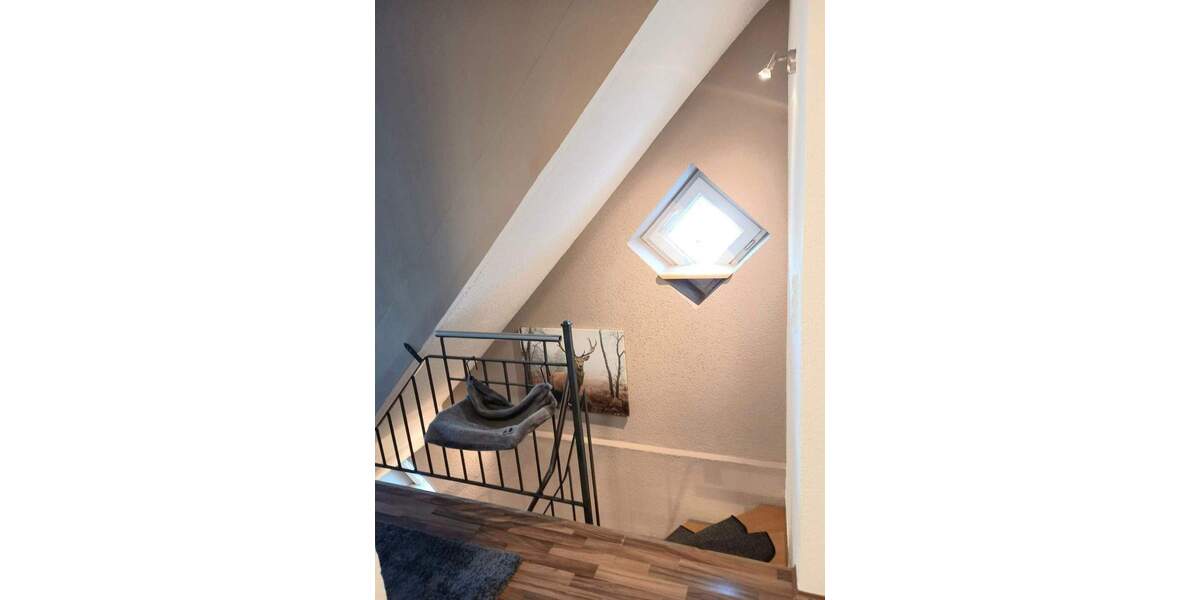 Wohnhaus in Top Zustand (kernsaniert + renoviert) mit Balkon, Terrasse, Garten und Garage (+ bei Ausbau DG ca.40 m² Wfl) in Rodalben-Waldrandlage 4 zimmer