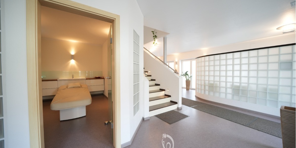 Nur 20 Minuten von Würzburg in Arnstein: Hochwertige Physiopraxis & vermietete 4-Zimmer-DG-Wohnung - Gewerbeobjekt Würzburg Würzburg | Angebot:26670132