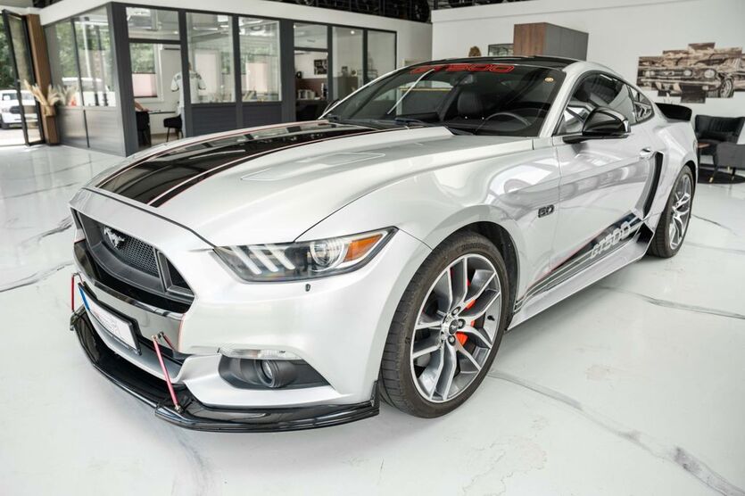 Ford Mustang 119.172 km 32.980 € Quakenbrück 49610