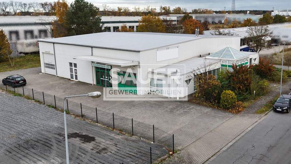 885 m² Lagerhalle inkl. 135 m² Bürotrakt nahe A13 Mittenwalde *2148* zimmer