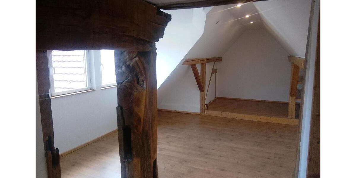 Etagenwohnung Gladenbach - 4 Zimmer, 142 m&sup2;, 1.200&euro; | Angebot:26397959