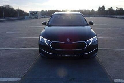 Skoda Octavia 2.500 km 42.800 &euro; München 80686